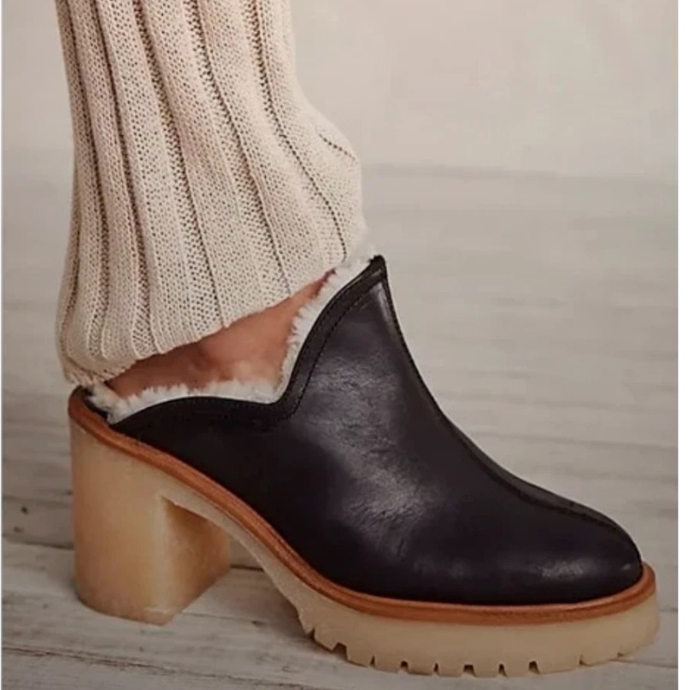 Free People James Slip-On Mule Black Leather Cozy Faux Fur Platform Sole